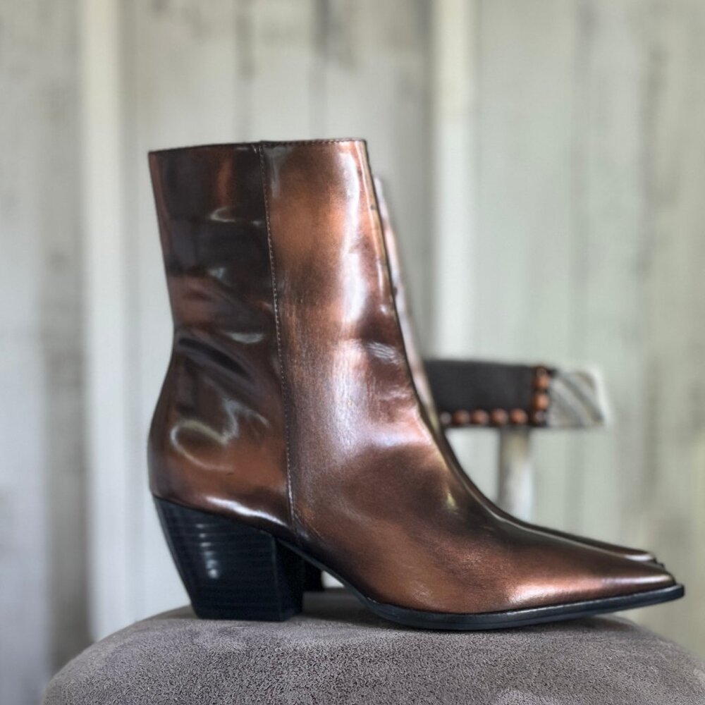 Metallic/Bronze Matisse Womans Booty size 7 1/2